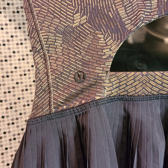 Lululemon City Tank Size 10 (m) in Golden Goddess Cashew Multi - Picture 5 of 9